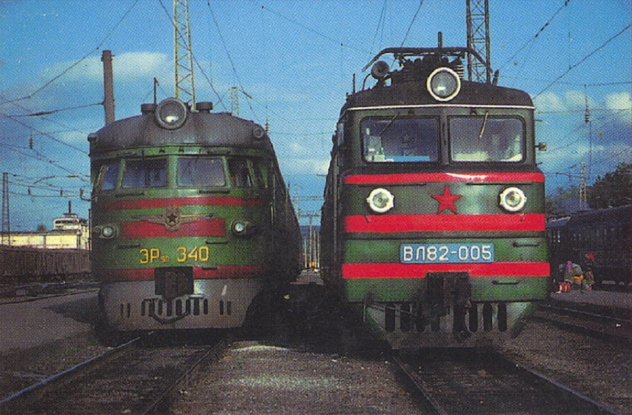 ЭР9П-340; ВЛ82-005