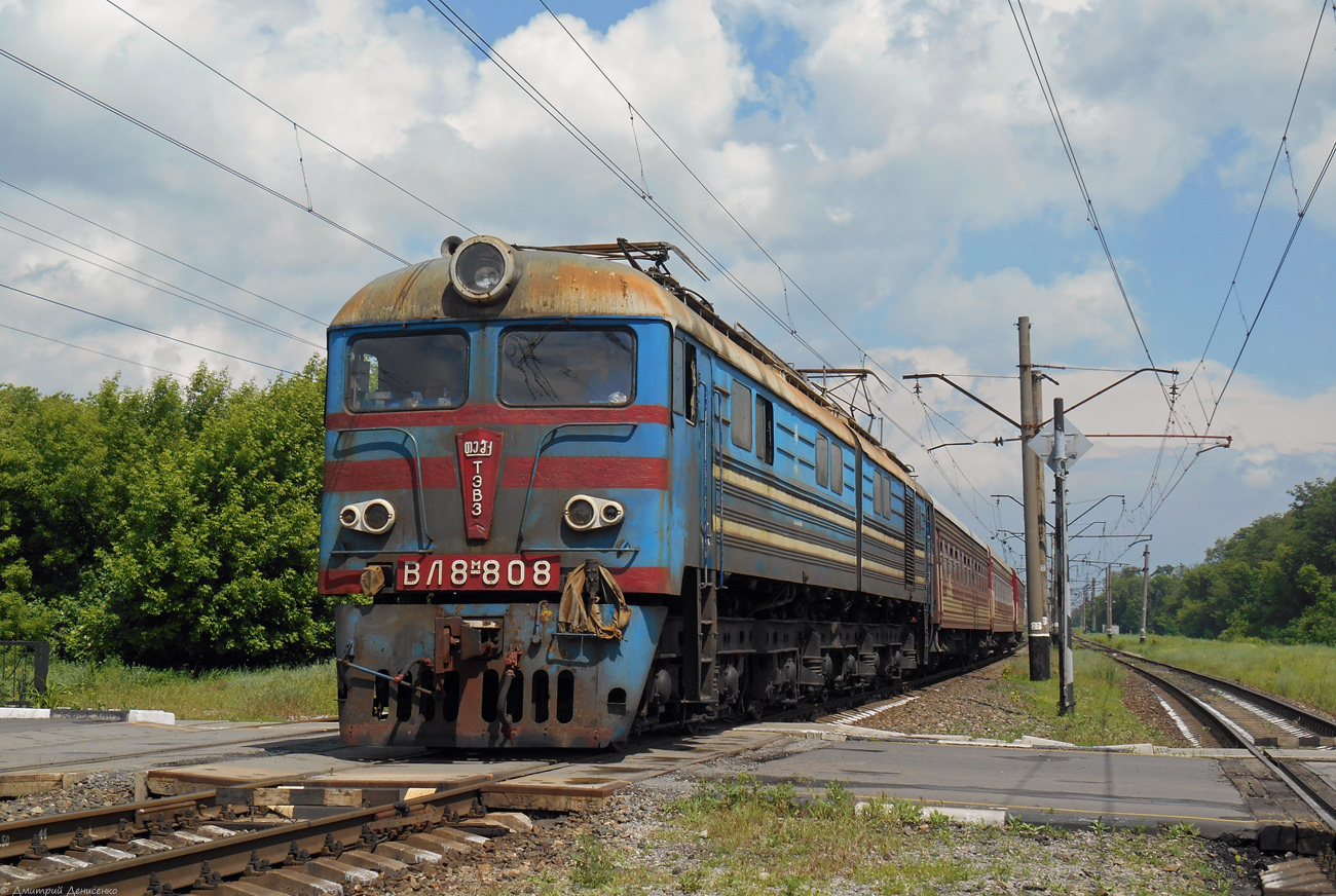 Поезд луганск макеевка. Вл8-776. Вл8м ДОНЖД. Локомотивное депо Волноваха. Вл8 Макеевка 736.