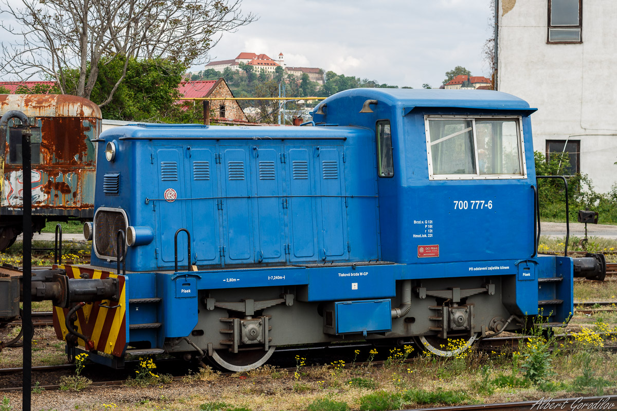 700 777-6