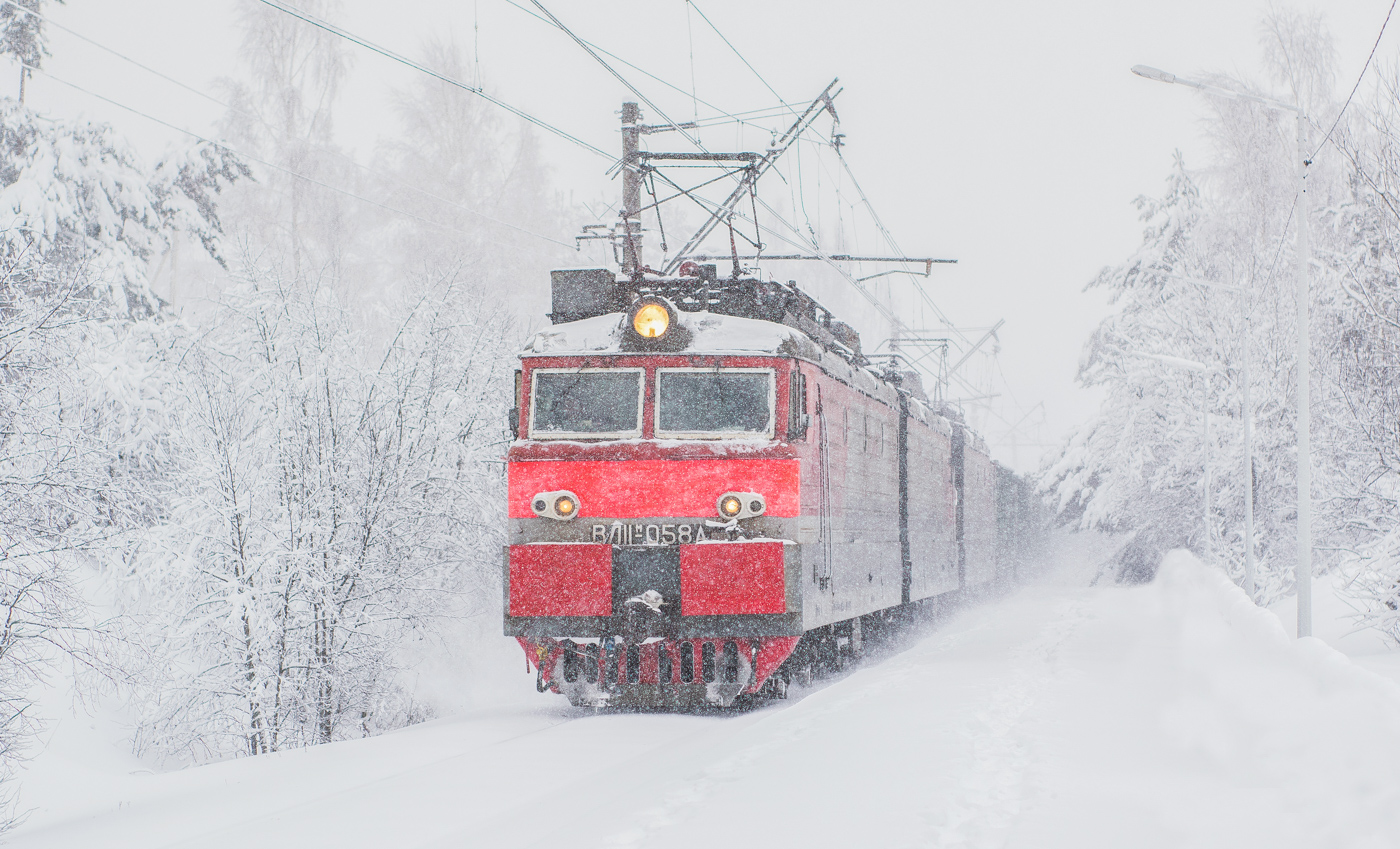 Грузовой поезд зима электровоз вл15