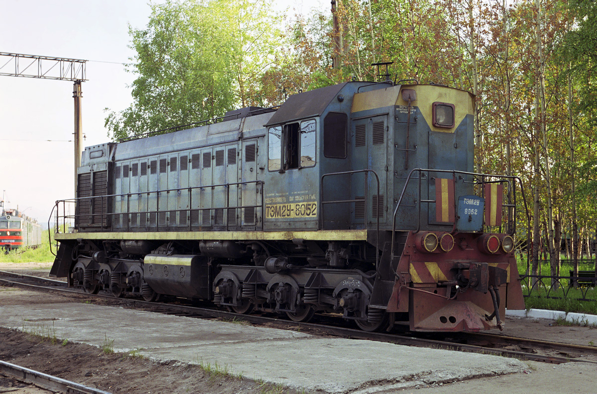 ТЭМ2У-8052