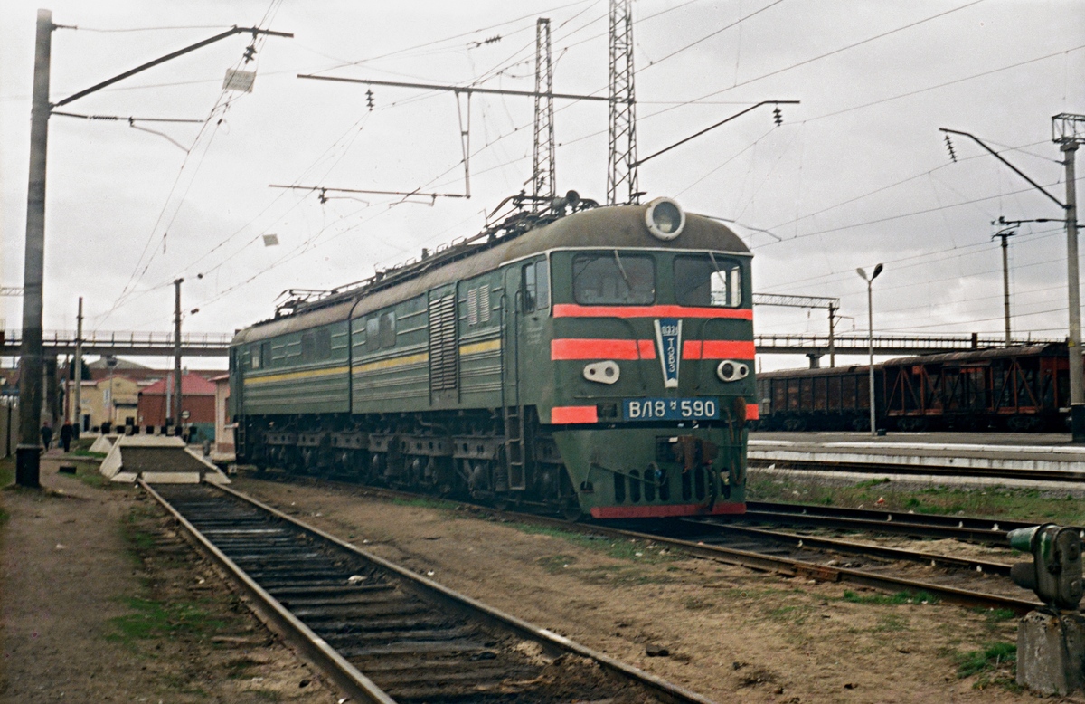 ВЛ8М-590