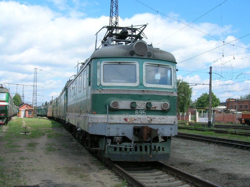 ЧС2-695