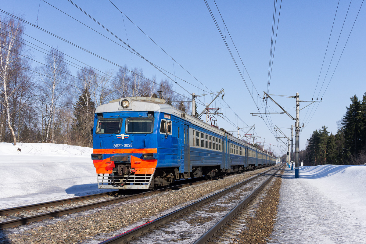 Электричка софрино пушкино. Эд2т 0028. Электричка рекс эд2т. Эд 2т 116 грузовой. Эд2 серый.