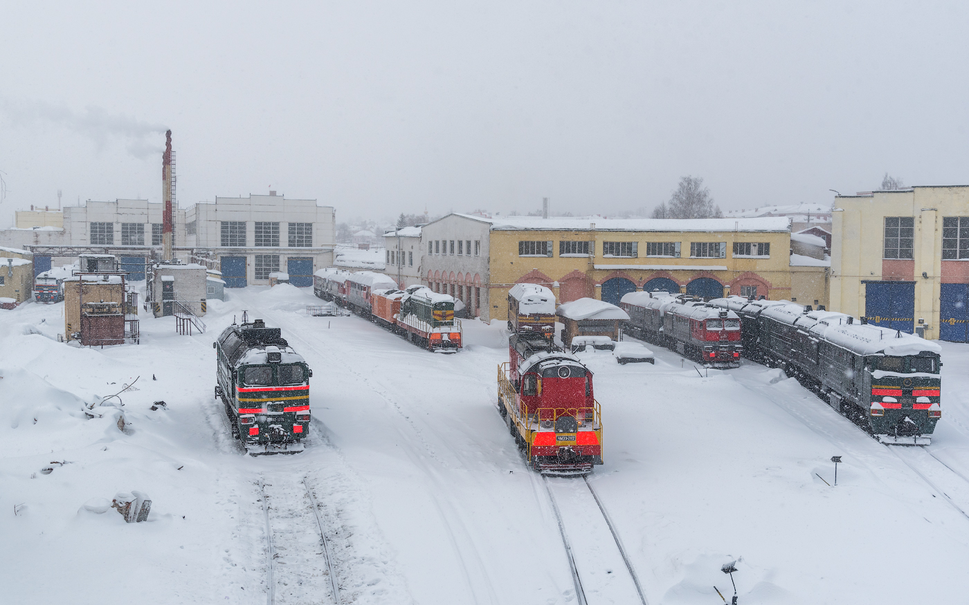 ДМ62-1776; ЧМЭ3-2112; 2М62У-0317; 4ТЭ10С-0025