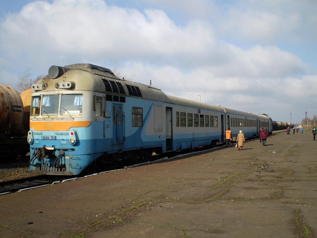 Д 1 м. Дизель.поезд.в.Мухтолове.1990г. Румынский дизель поезд Пригородный. Дизель Дон.ЖД. Дизель поезд на Инжавино.