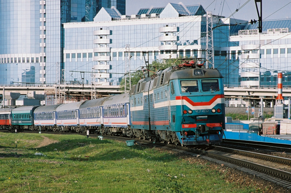 Москва варшава. Поезд Москва Варшава. Поезд Полонез. Москва-Варшава ЖД.