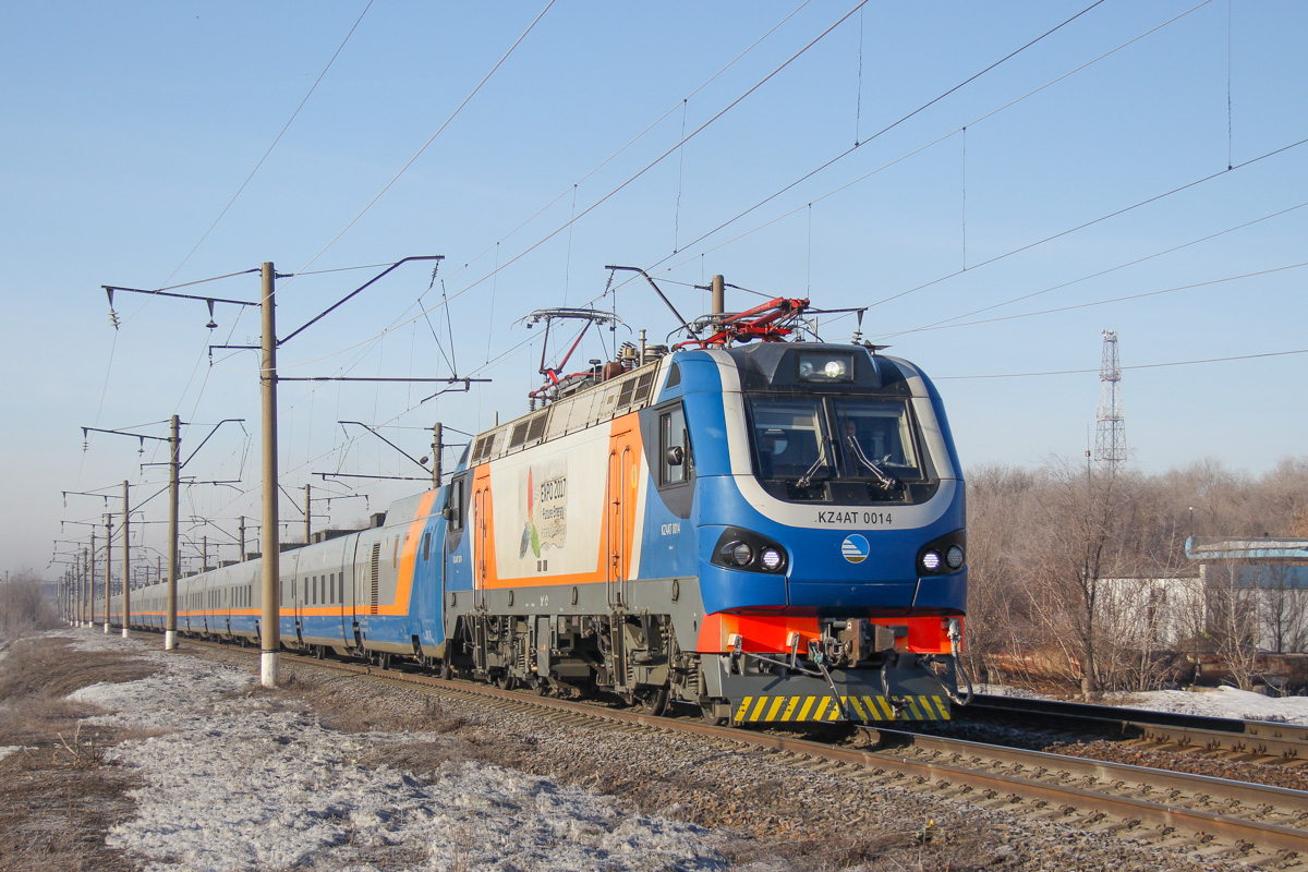 14 железная дорога. Kz4at 0014. Kz8a электровоз. Поезд Уральск Алматы. Уральск поезд.