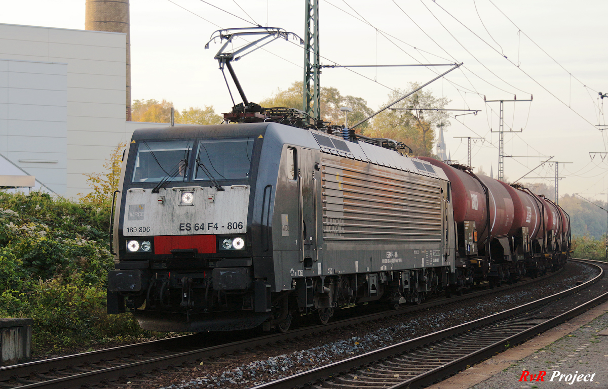 ES 64 F4-806