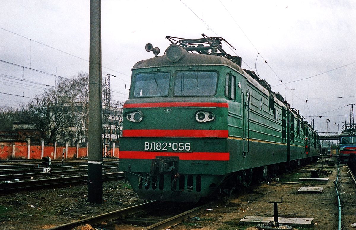 ВЛ82М-056