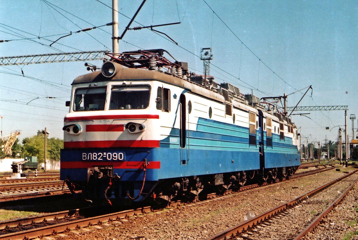 ВЛ82М-090