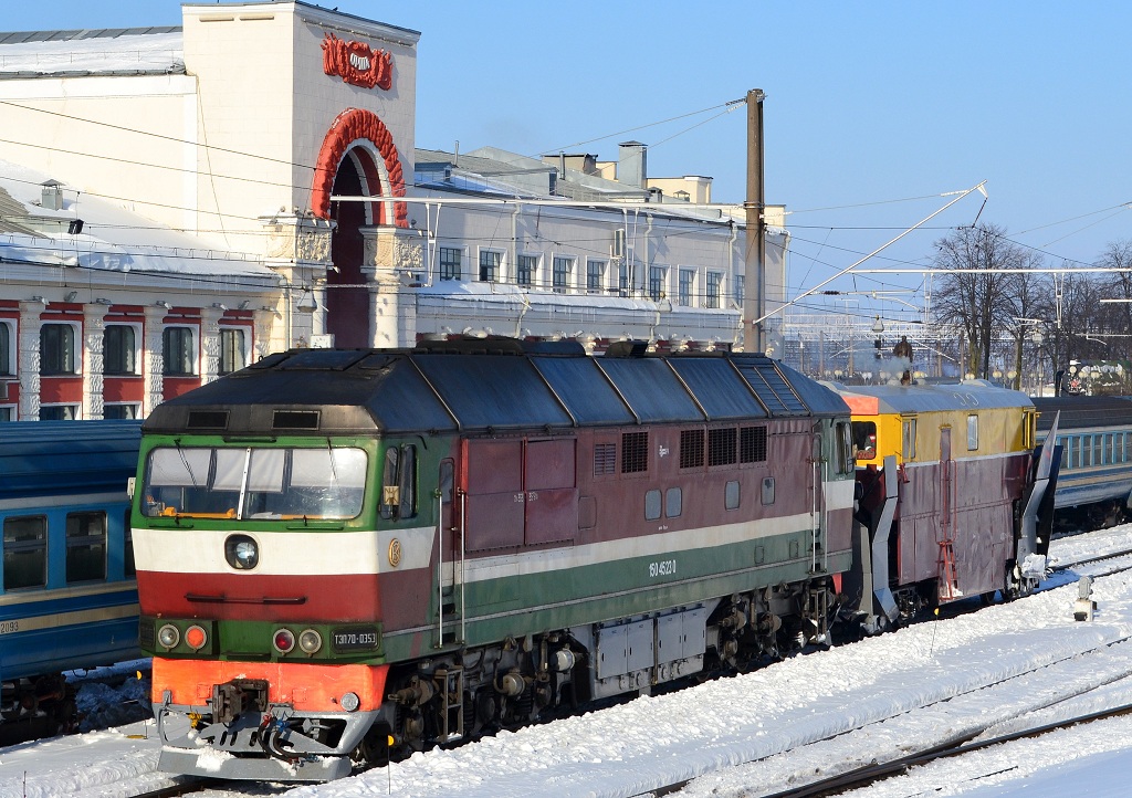 ТЭП70-0353; СДПМ2-2995