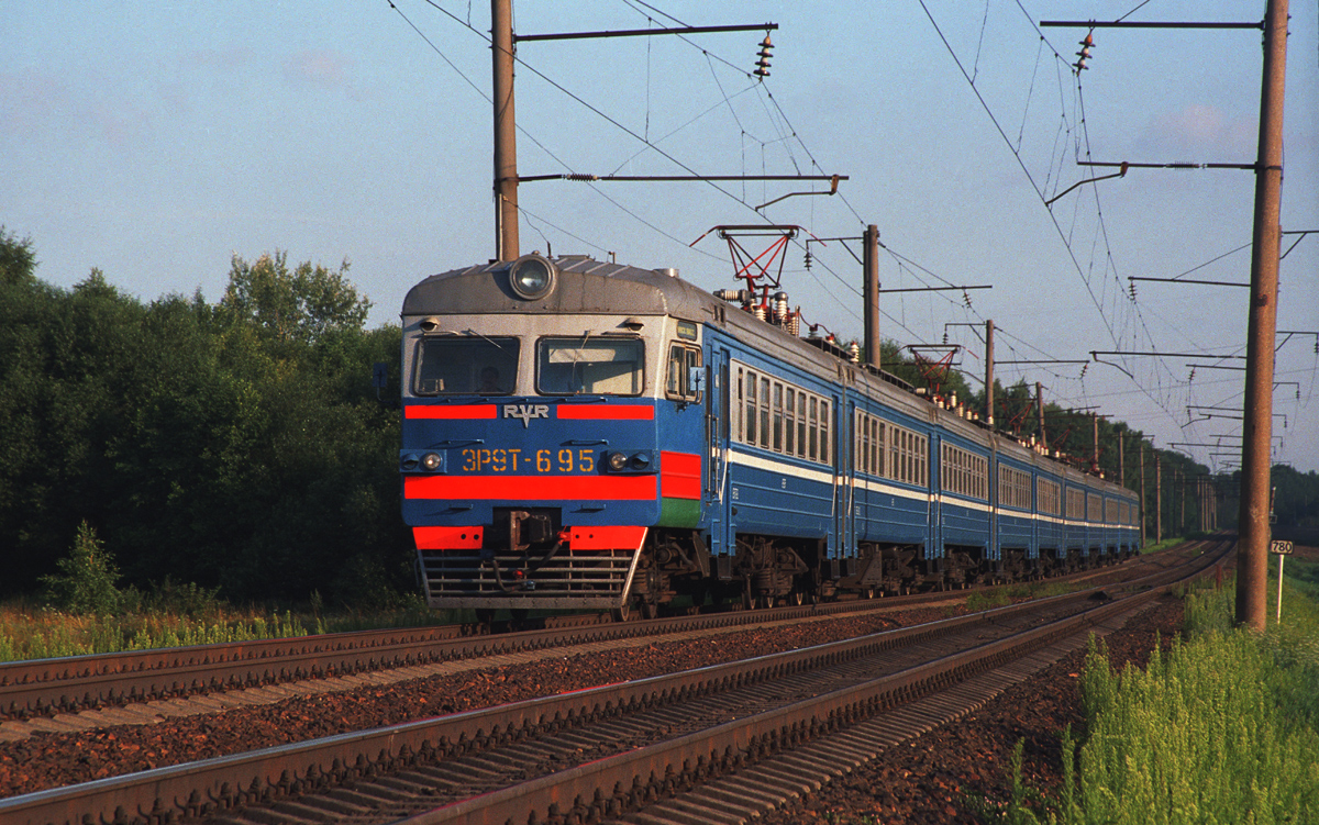 ЭР9Т-695