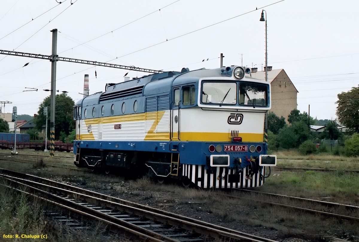 754 057-8