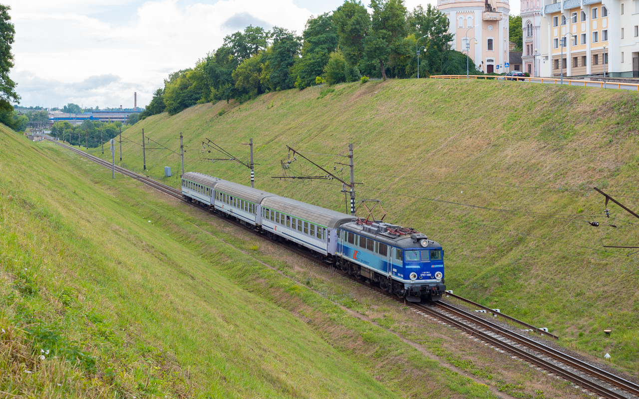 Поезд спб гродно. Гродно железная дорога. Ep07 PKP. Польские вагоны. Город мосты Гродненская область.
