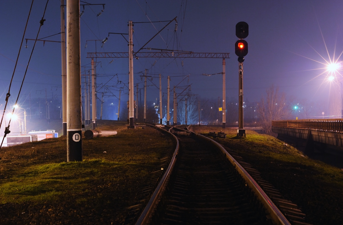 Зеленый светофор жд. Поездные светофоры на ЖД. Железнодорожный светофор. Светофор на железной дороге. Светофор для поездов.