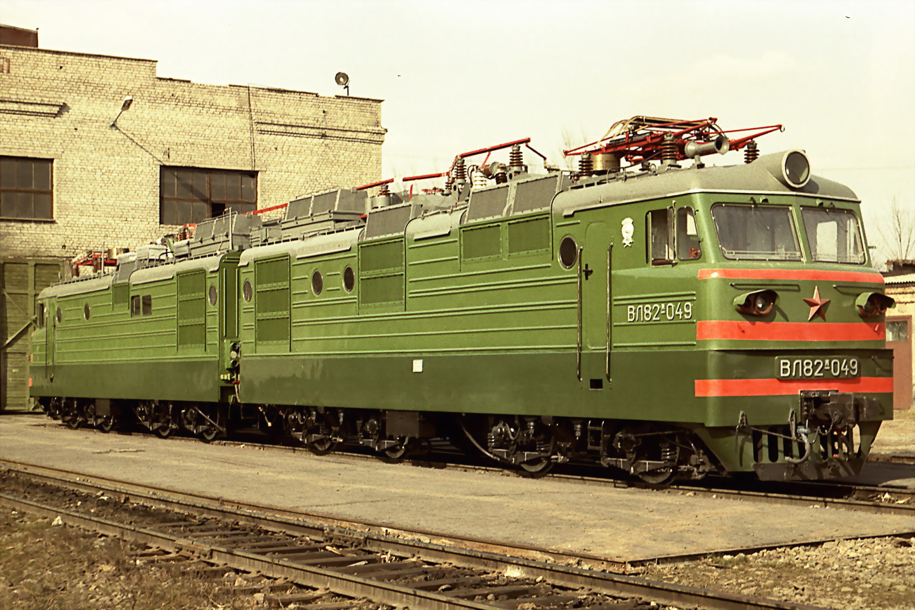 ВЛ82М-049