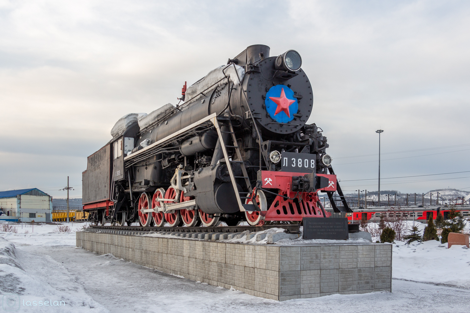 Л-3808; West Siberian railway — Monuments
