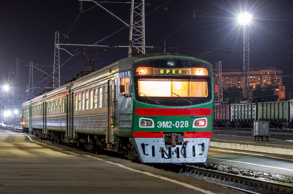 Электричка орел. Эм2и. Эм2 Орел. Электропоезд орёл Курск.