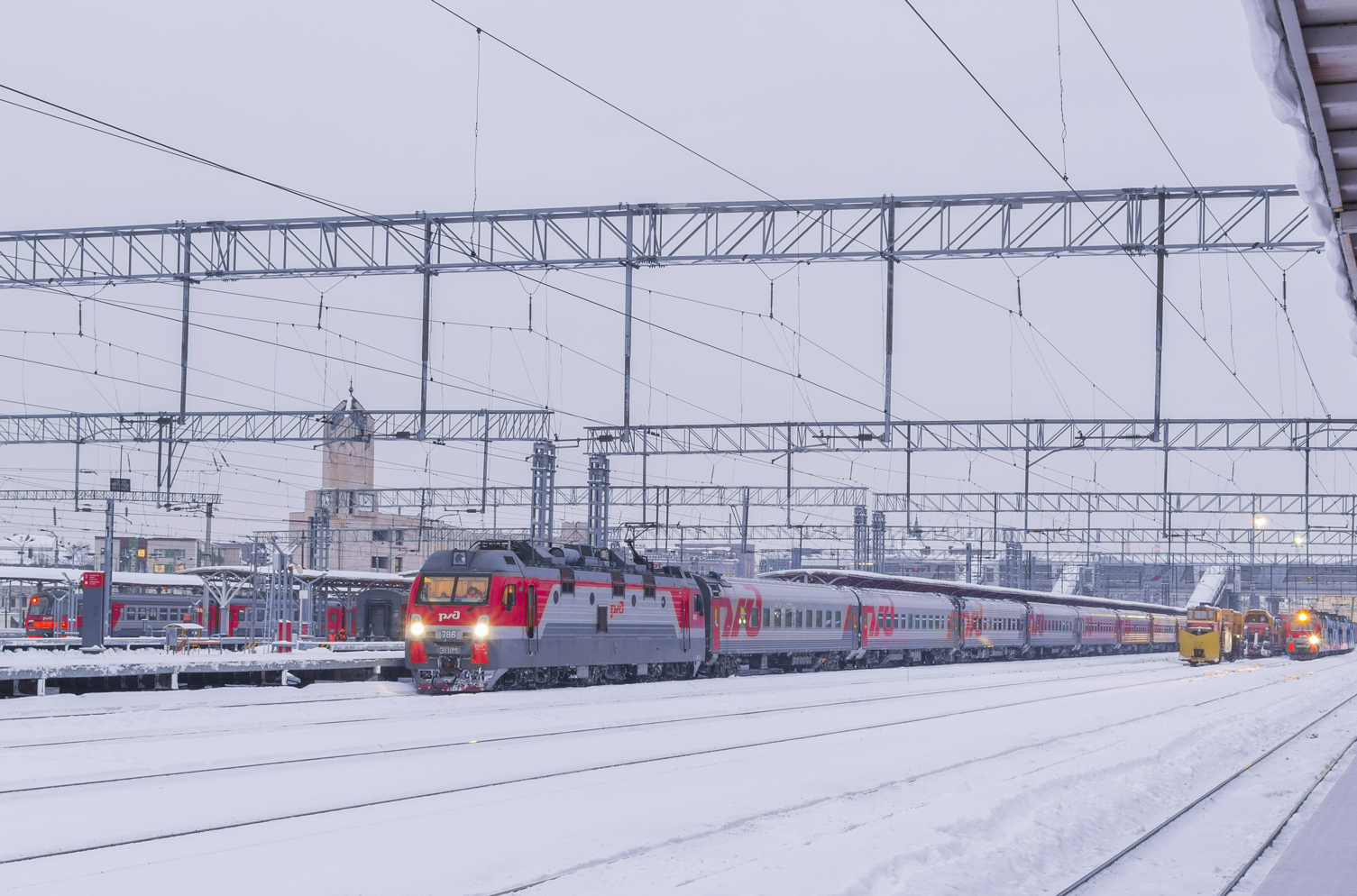 фото 147 поезда из ярославля в москву