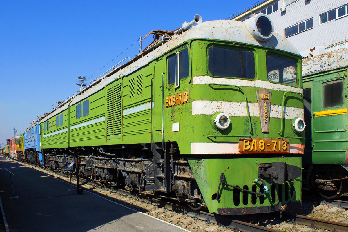 Вл 8. Вл8 713. Вл8 713 кабина.