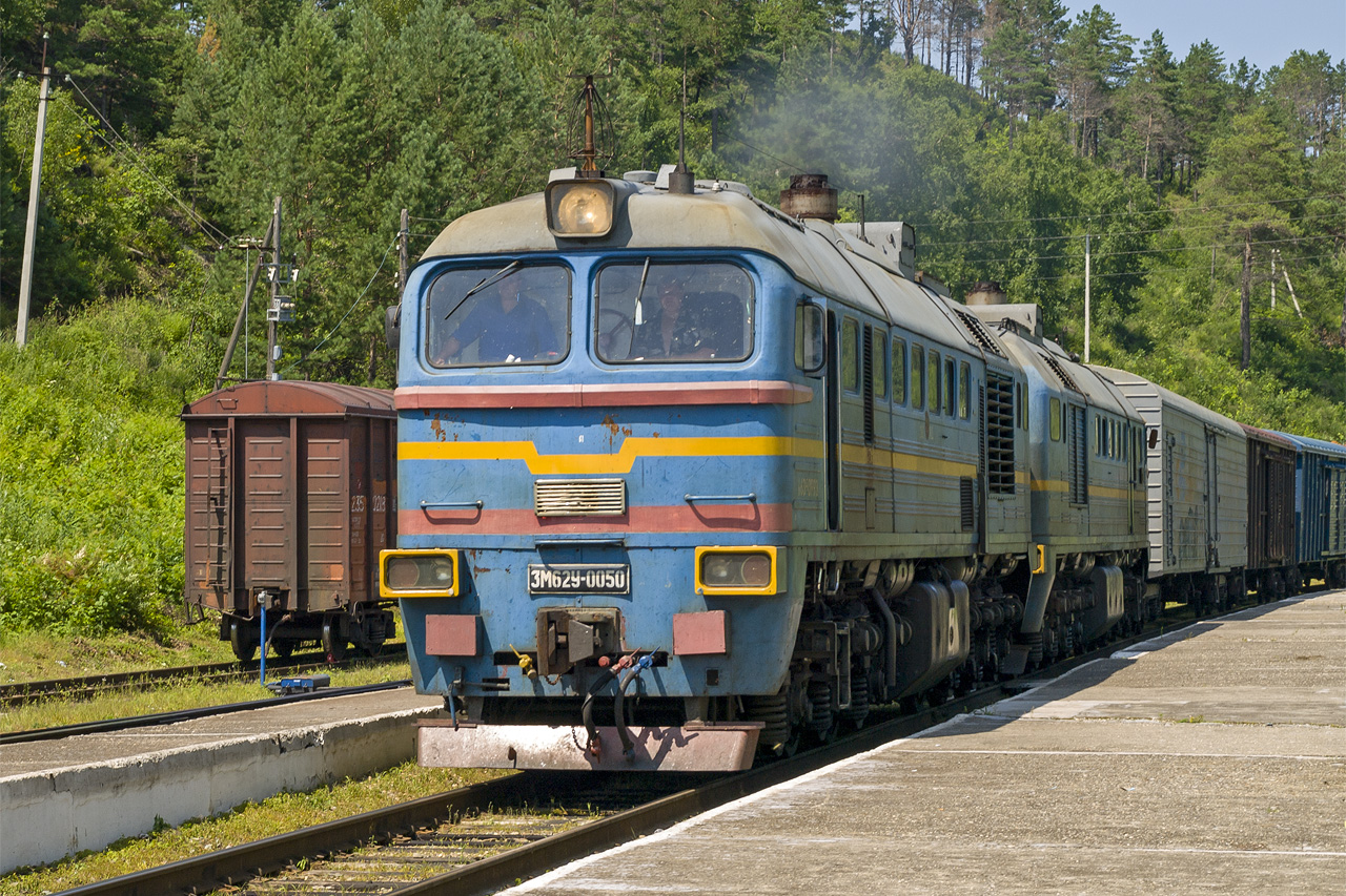 Поезда белогорск амурская область. 3м62у тепловоз. М62 тепловоз. Магистральный тепловоз 3м62. 3м62у.