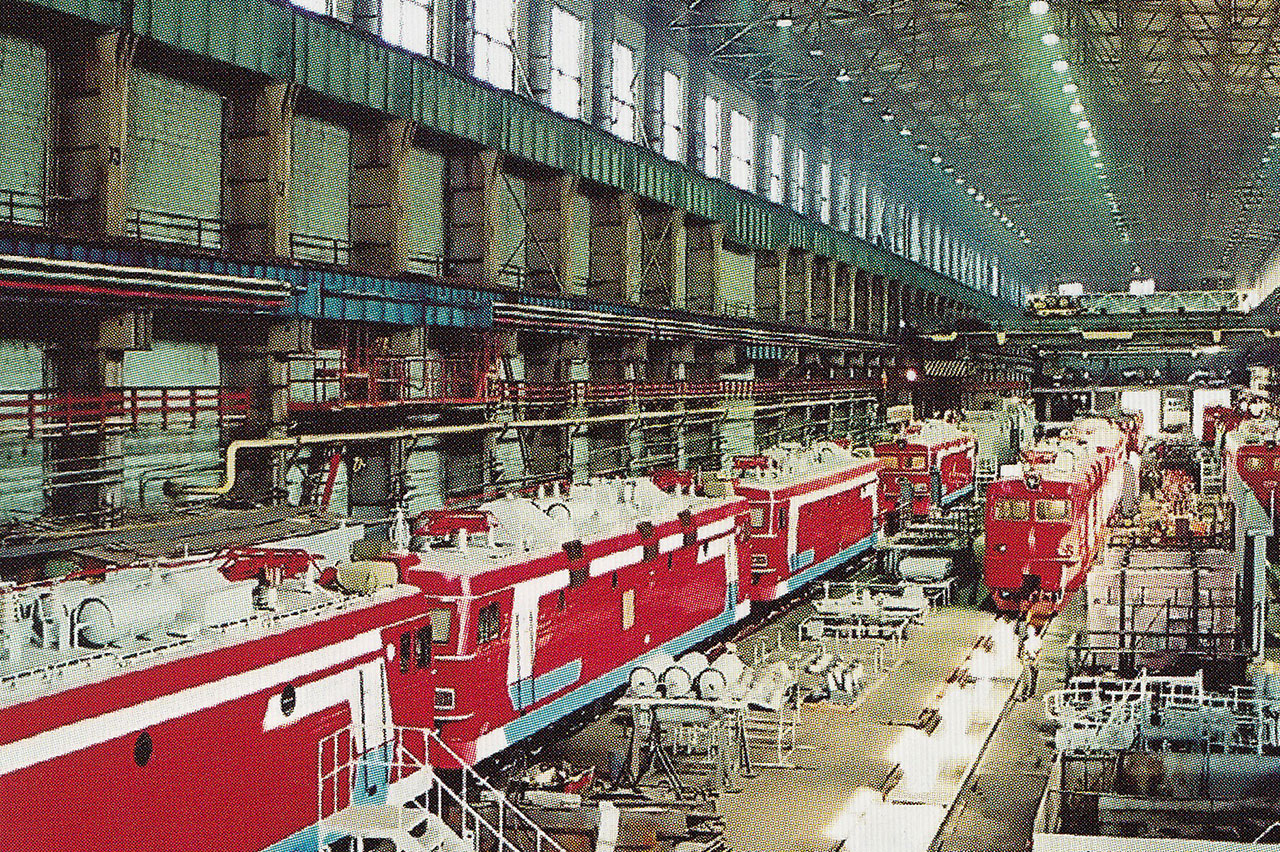 Новочеркасский электровозостроительный завод фото