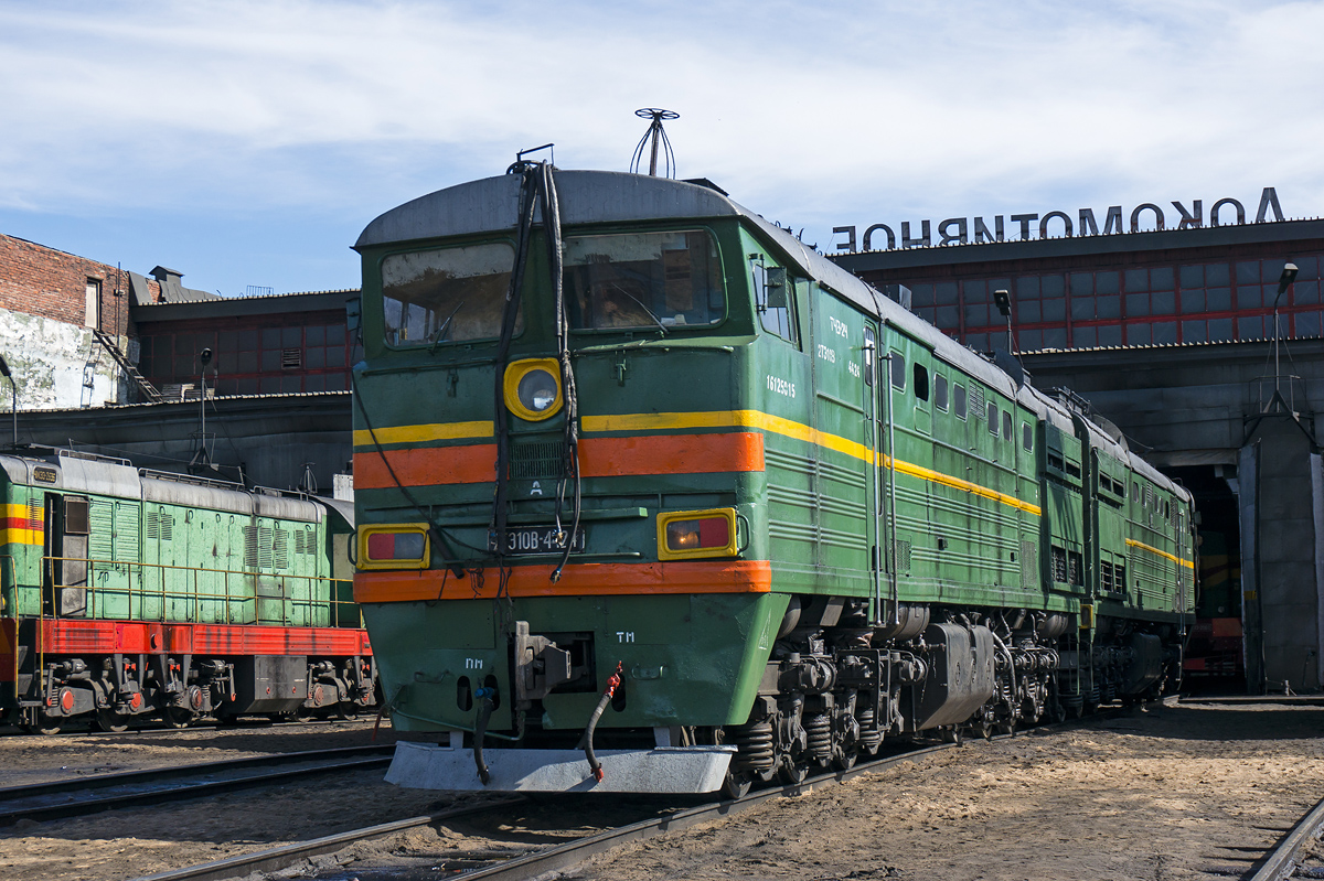 2ТЭ10В-4424