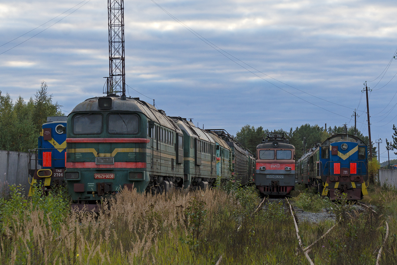 3М62У-0038; ВЛ10-1444; ТЭМ2-1594