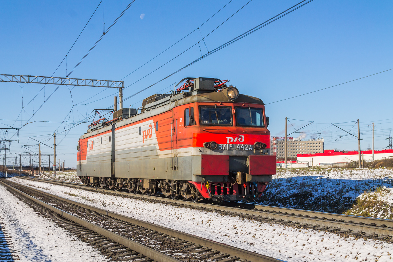 Поезд екатеринбург краснотурьинск. Вл11 электровоз. Ту7а 3355. Ту7а 3355 поезд. Br 442.