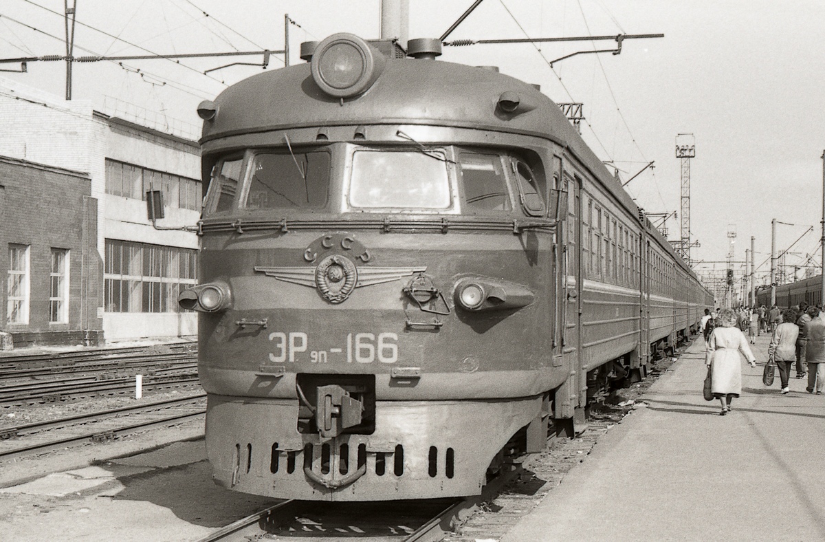 ЭР9П-166