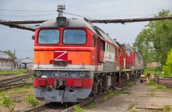 2ТЭ25КМ-0029 (Privolzhsk (Volga) Railway); М62-1717 (October Railway)