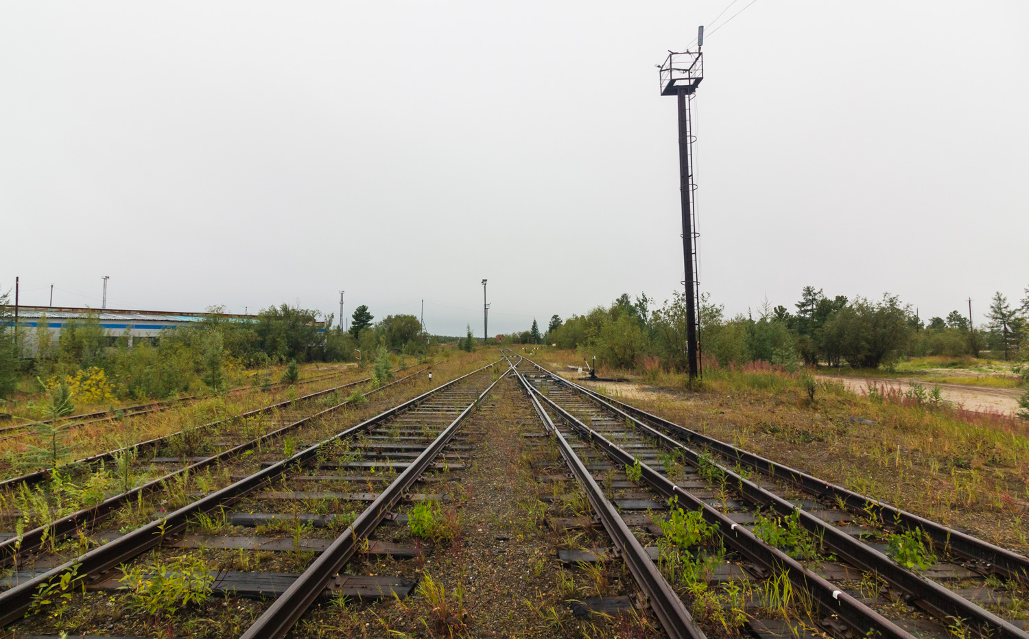 Jamalska željeznica — Station & ways
