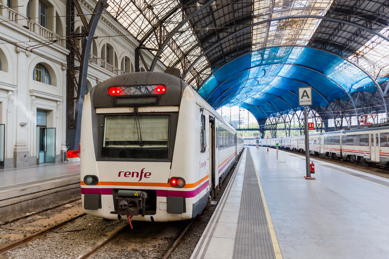 448 007