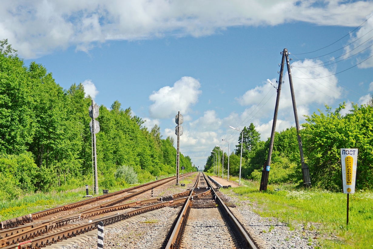 Oktobarska željeznica — Stations & ways