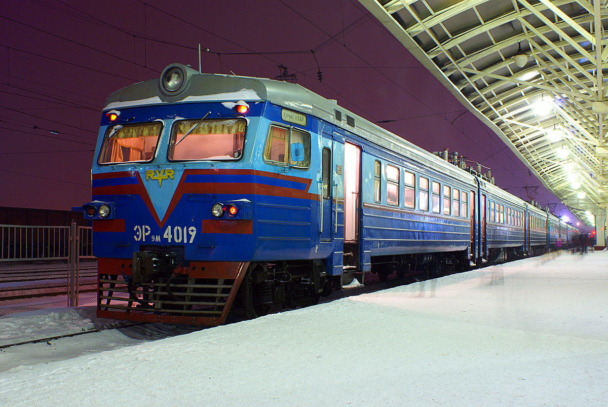 ЭР9М-4019