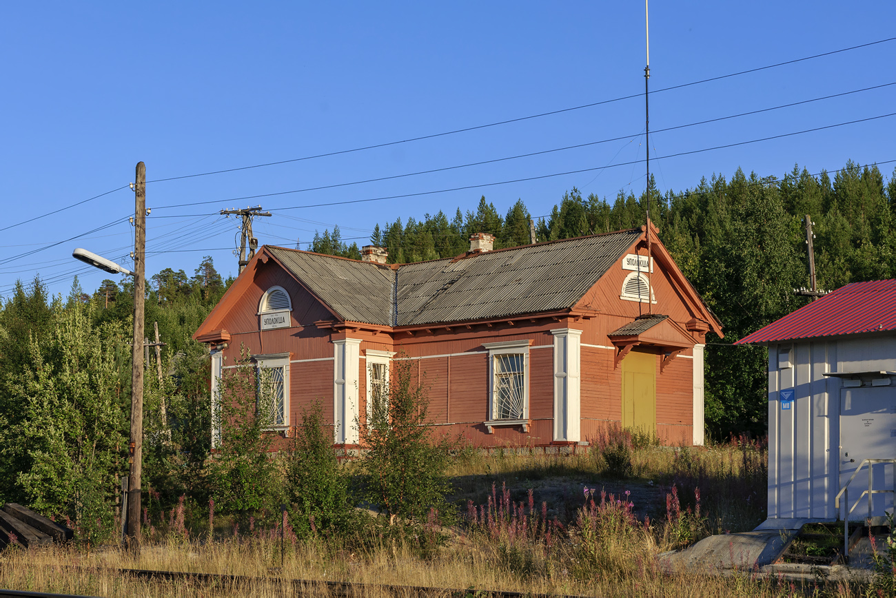 October Railway — Stations & ways