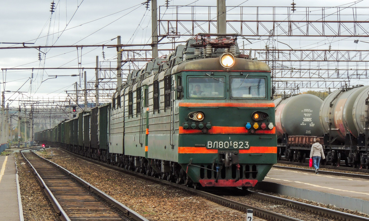 ВЛ80С-823