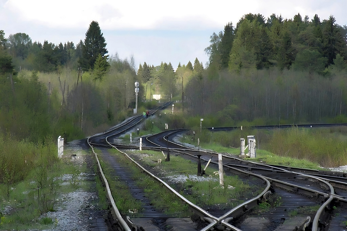 Oktobarska željeznica — Stations & ways