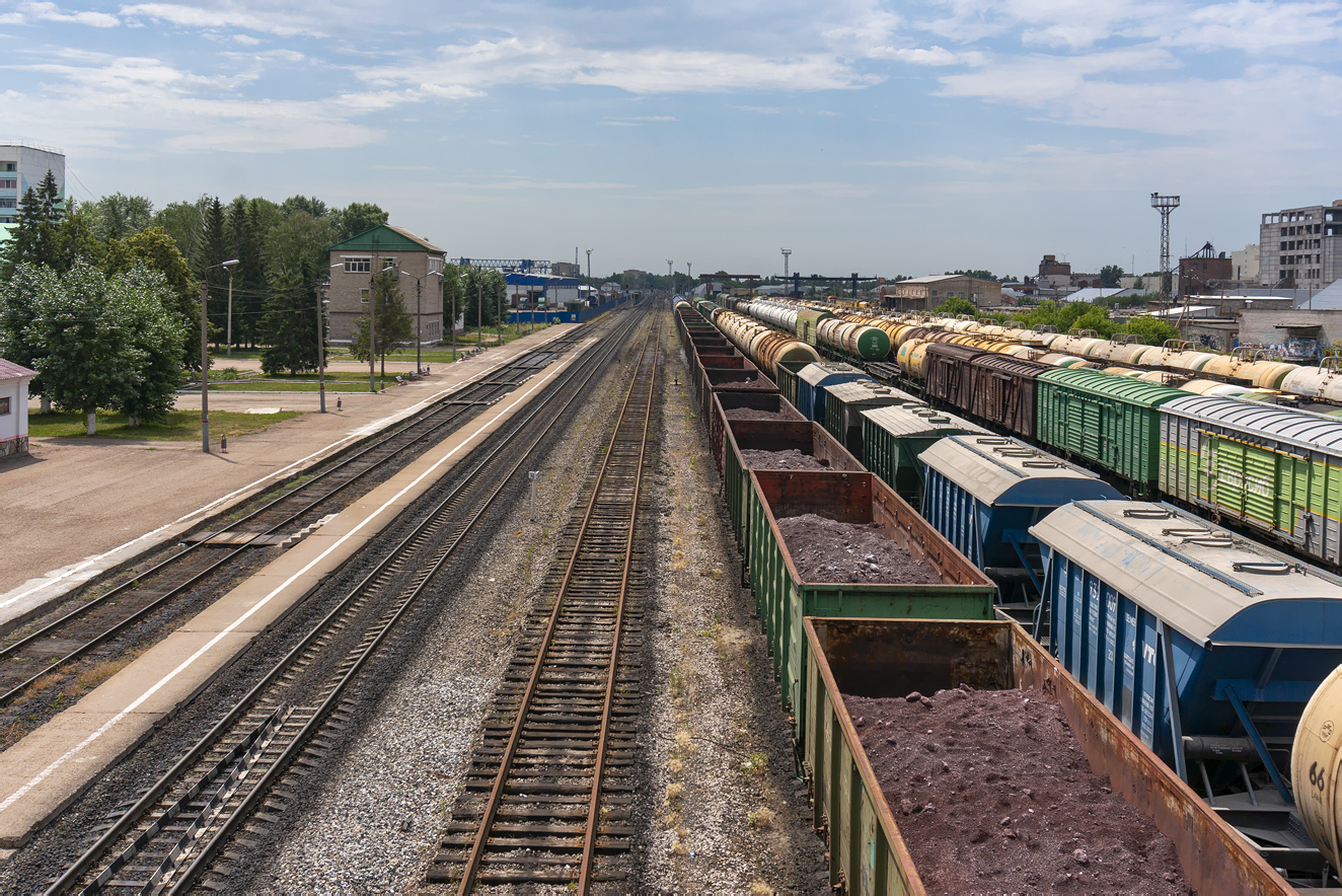 Kujbiševska željeznica — Stations & ways