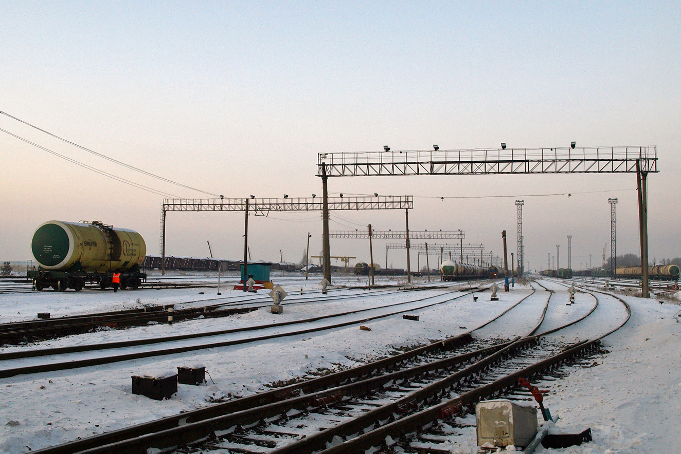 Kujbiševska željeznica — Stations & ways