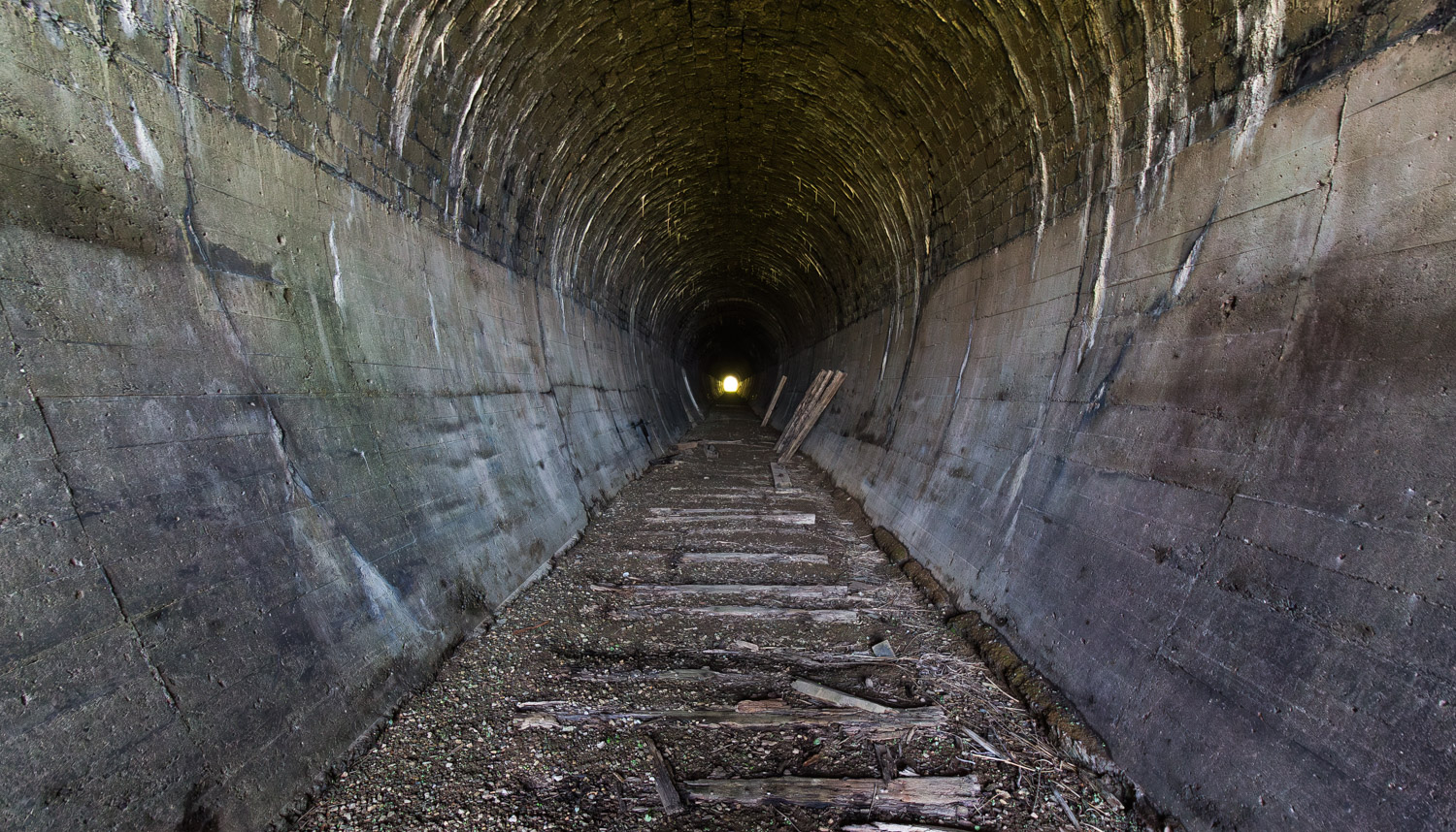 Dalekoistočna željeznica — Stations & ways