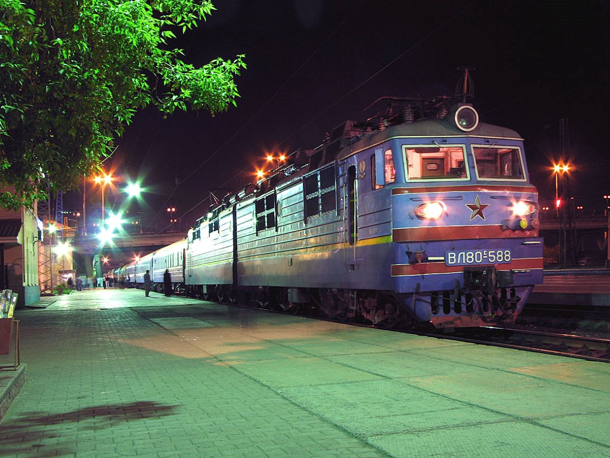 ВЛ80С-588