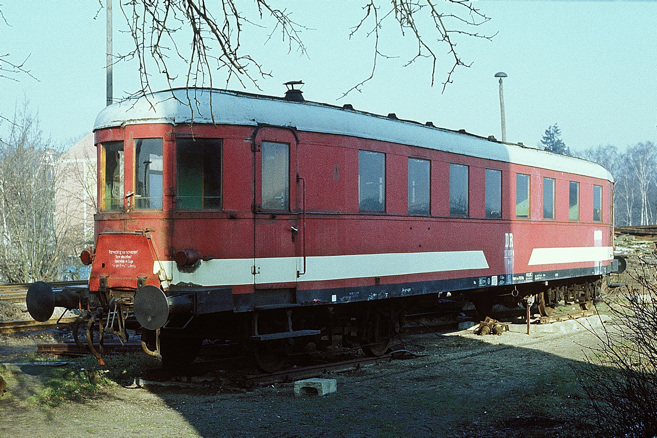 197 808-9