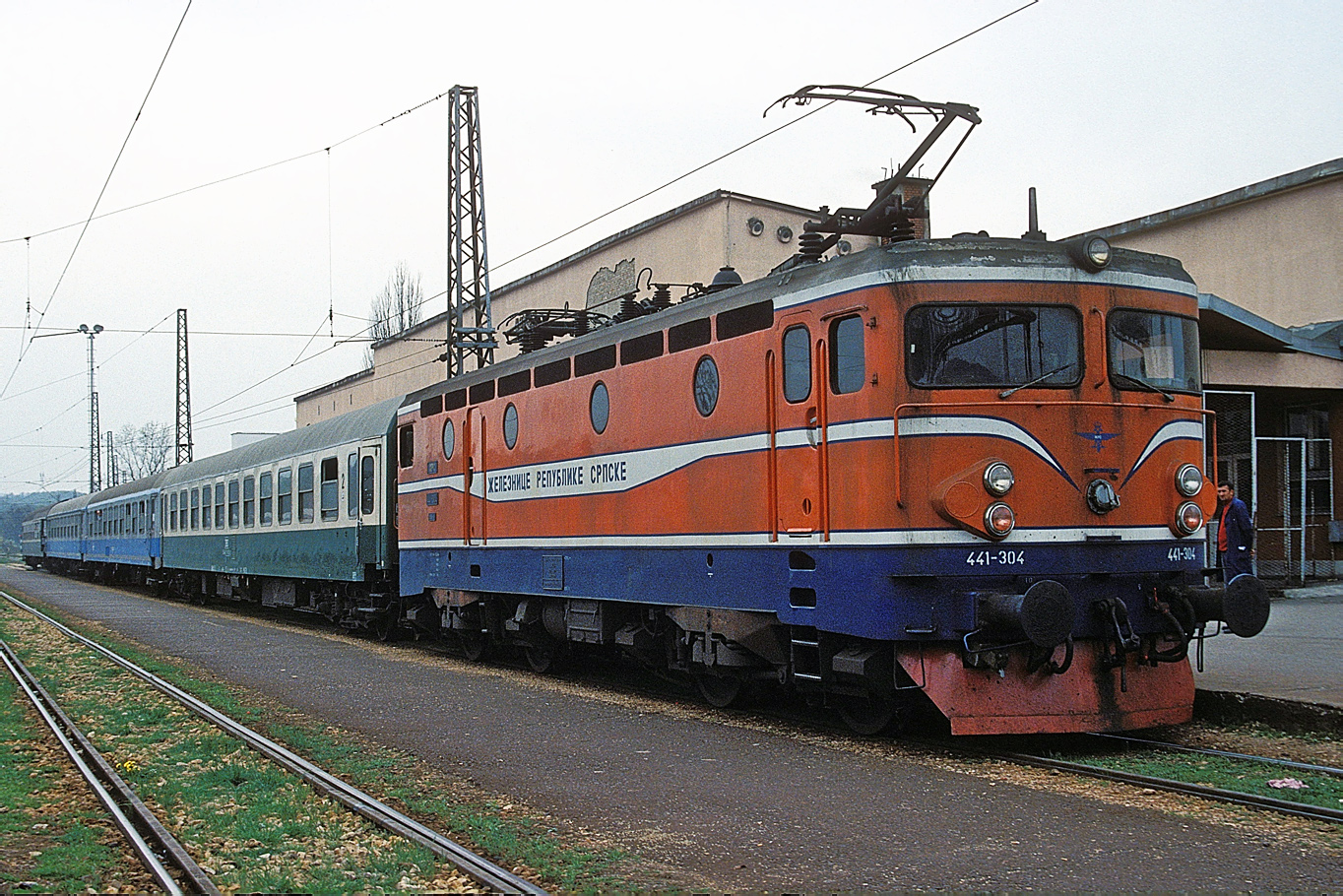 441-304