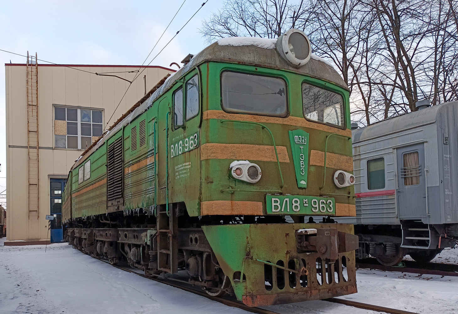 ВЛ8М-963