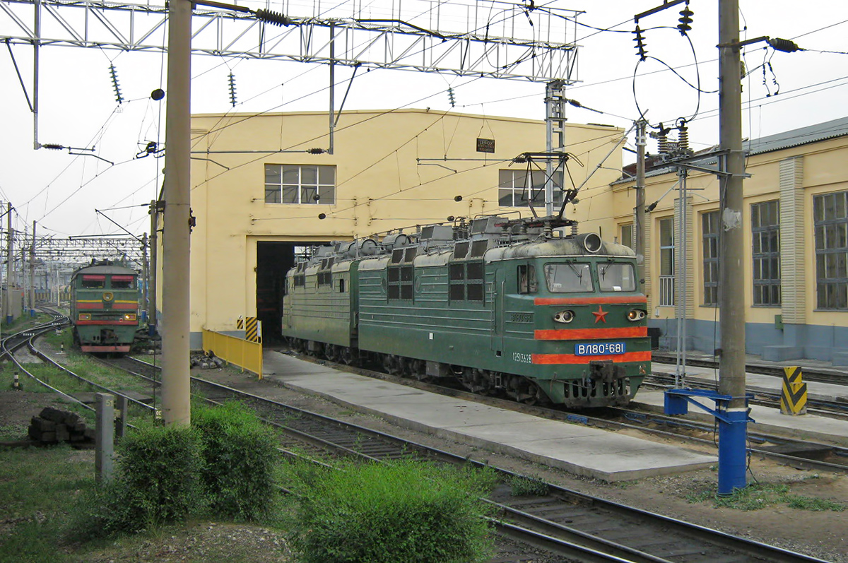 ВЛ80С-681