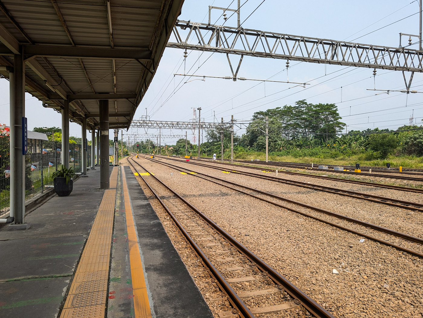 Kereta Api Indonesia — Stations and stretches