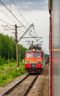 ВЛ11М-395 (Northern Railway); ЭД4М-0036 (Moscow Railway); Creative Photos
