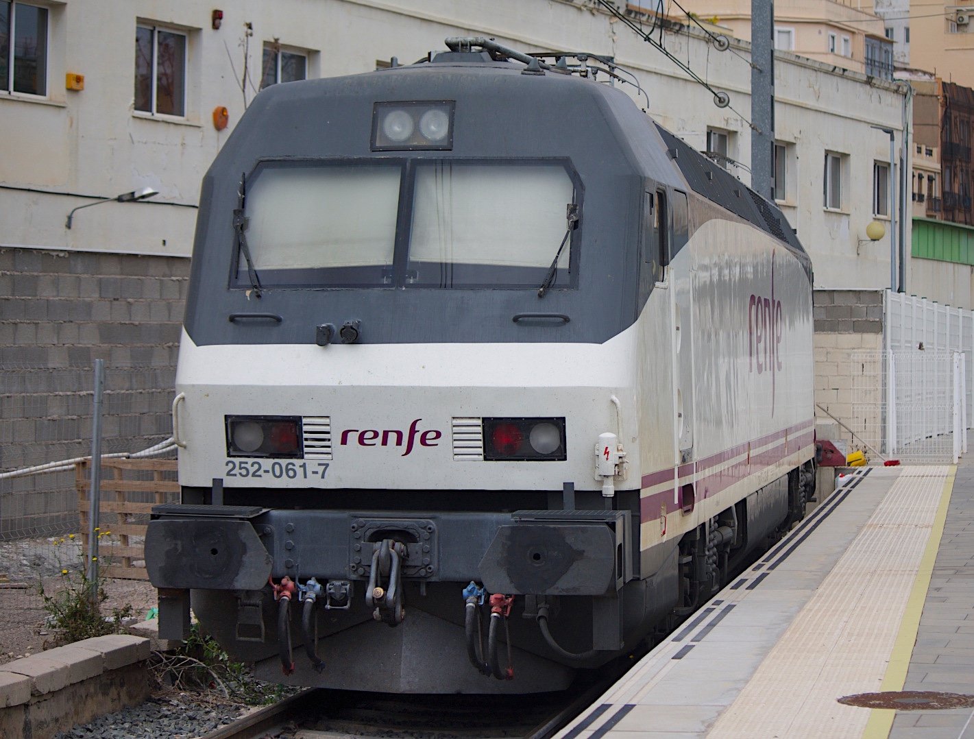 252 061-7